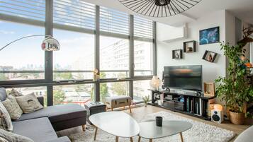 TV, videogiochi, lettore DVD, impianto stereo