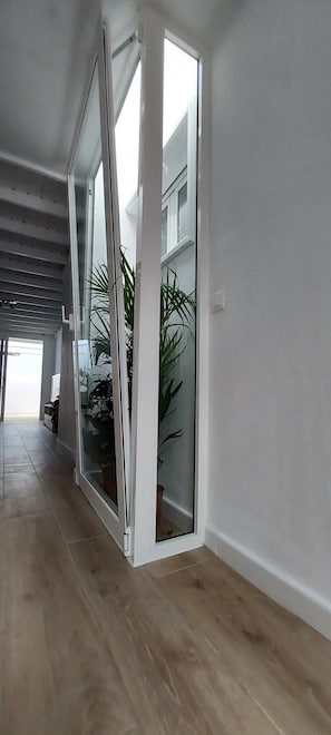 Interior - Refugio a 2 Minutos de la Playa La Concha, Cerca de Cualquier Parte de la Isla (Playa Honda)