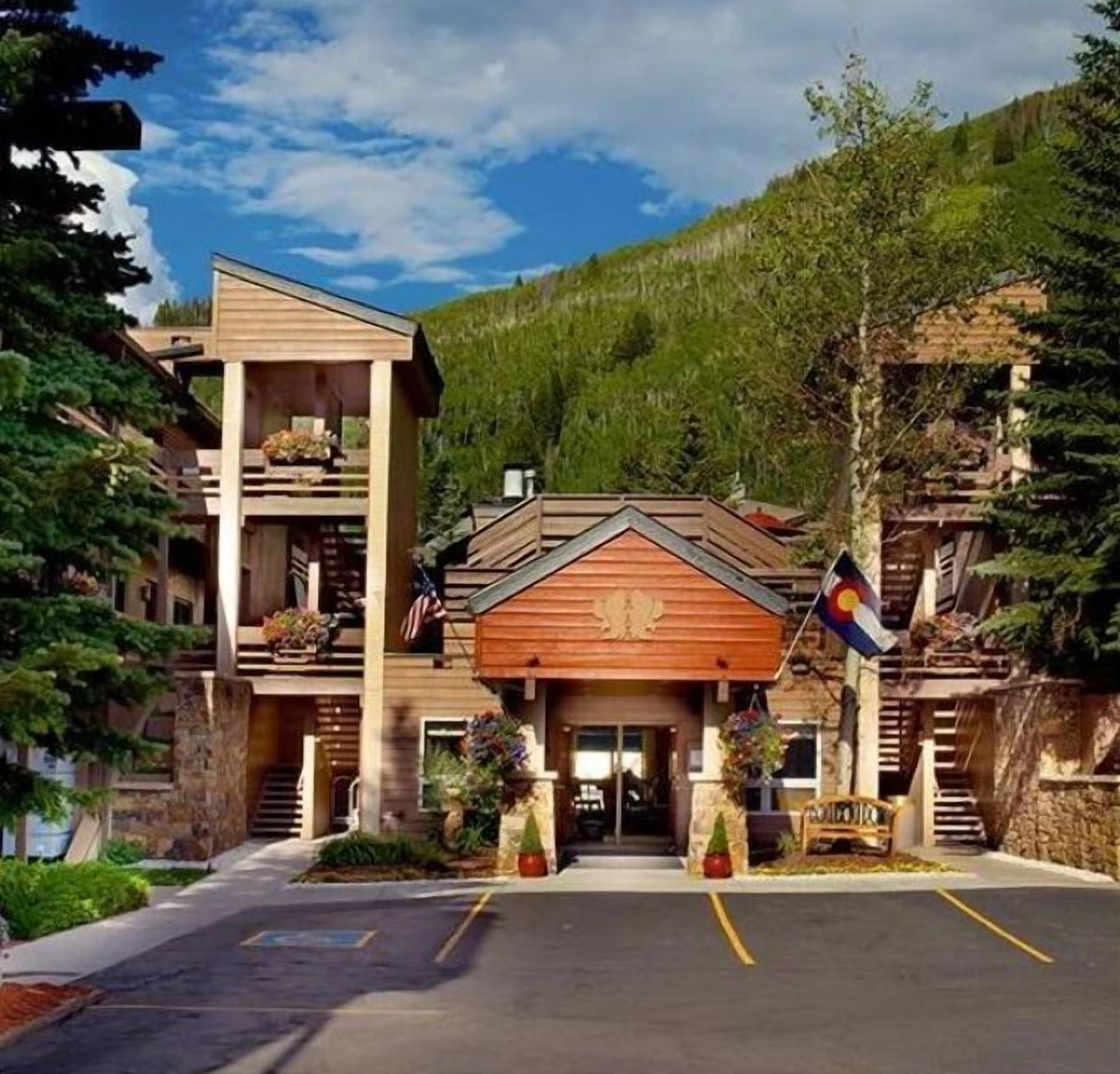 Vail/ Spac condo. Eagle Point resort. Free 1.5 mile shuttle. Feb 14-  Feb 21