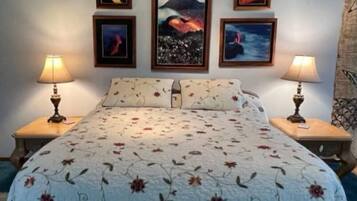 1 bedroom, desk, free WiFi, bed sheets