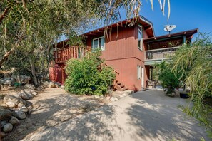 Exterior - Scenic Kernville Getaway w/ Deck & Mountain Views! (Kernville)