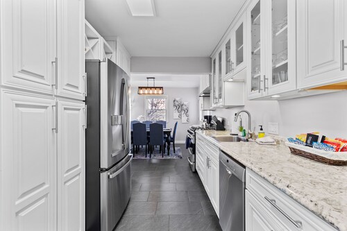 Metropolitan Escape I JZ Vacation Rentals