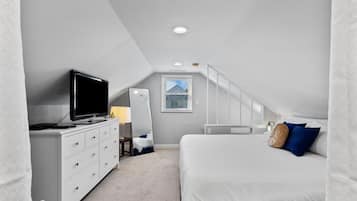 4 bedrooms, individually decorated, individually furnished, free WiFi