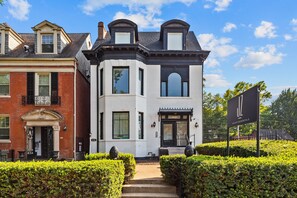 Exterior - Hidden Gem | JZ Vacation Rentals (St. Louis)