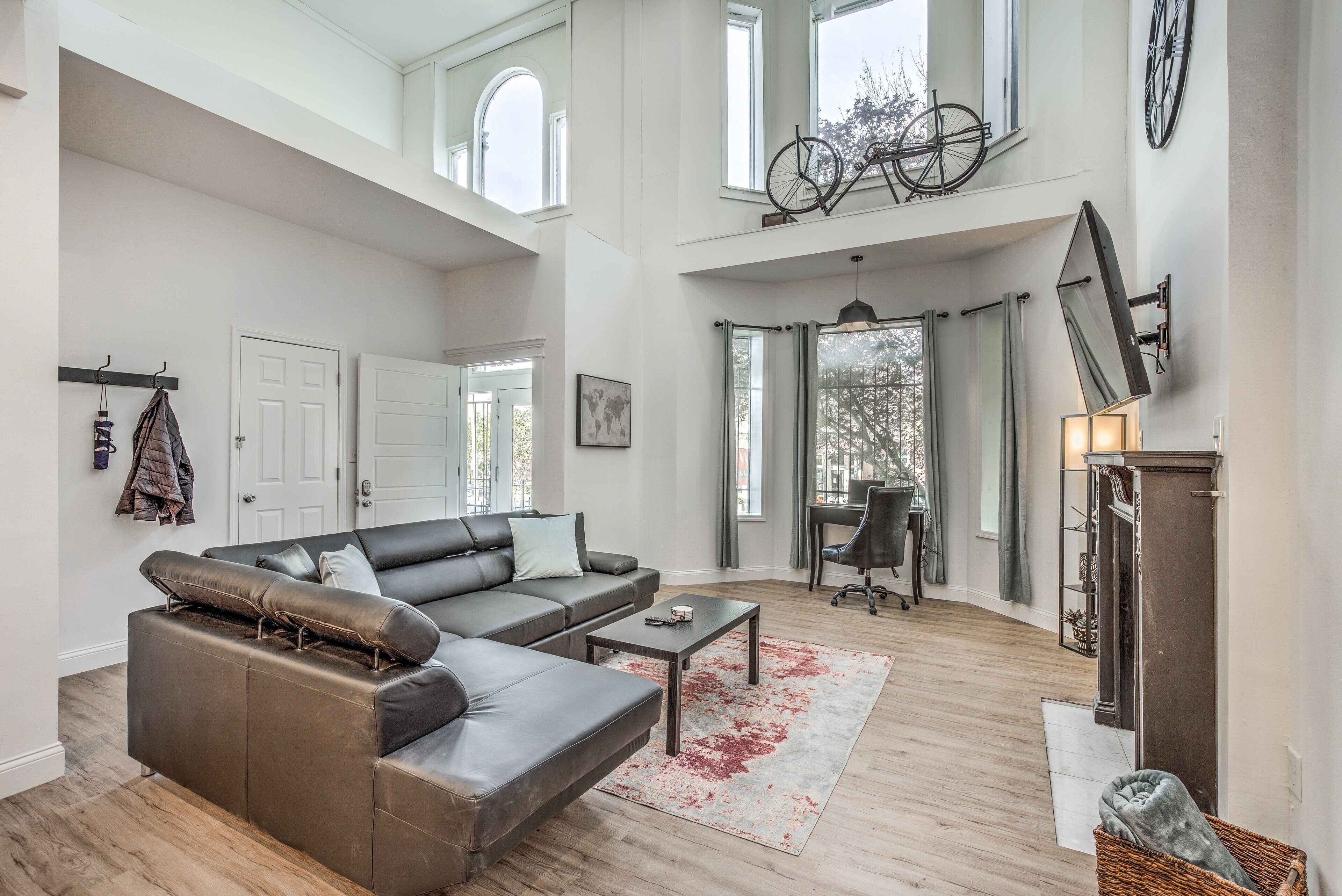 40-inch TV with cable channels, fireplace