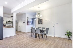 Dining - Hidden Gem | JZ Vacation Rentals (St. Louis)