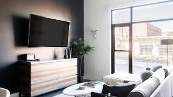 Condo, 1 King Bed, Kitchen, Mountain View (unit 110) | Living area | 40-cm TV with digital channels