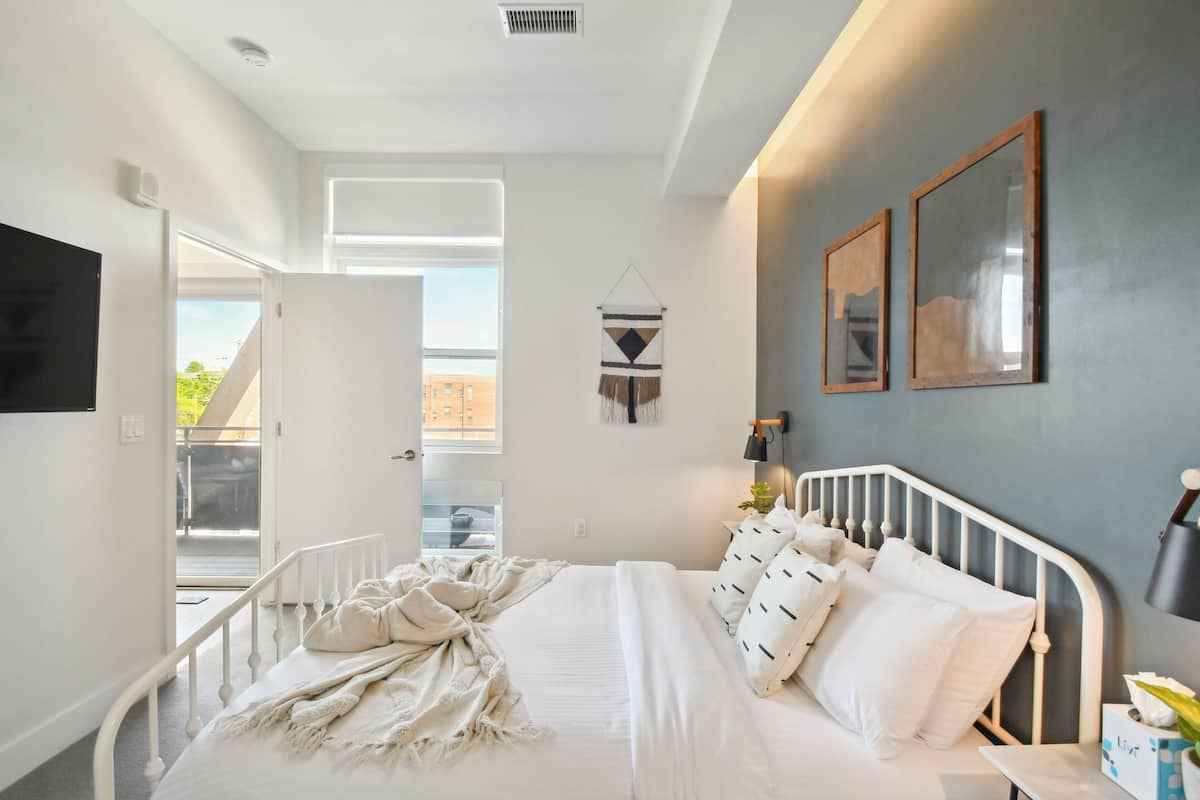 Condo, 1 Queen Bed, Balcony, City View (unit 306) | 1 bedroom, individually decorated, individually furnished, WiFi