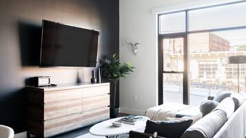 Condo, 1 King Bed, Kitchen, Mountain View (unit 110) | Living area | 40-cm TV with digital channels