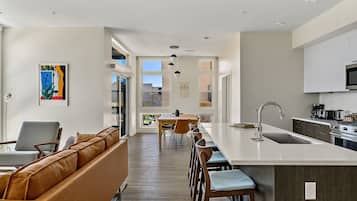 Appartement, Meerdere bedden, terras, uitzicht op bergen (Unit 208) | Interieur