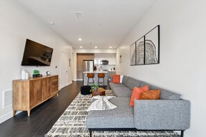 Condo, 1 King Bed, Kitchen, Mountain View (Unit 209) | Living area | 40-cm TV with digital channels - Espadin Condos II (Denver)