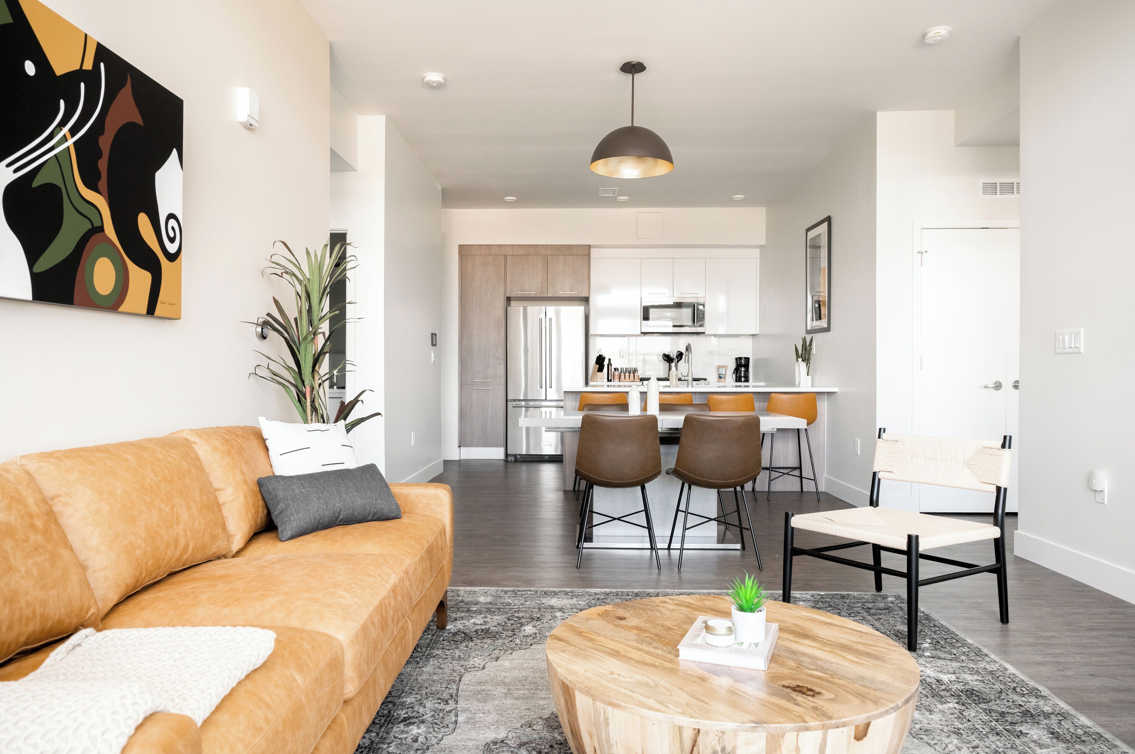 Condo, nhiều giường, ban công, quang cảnh núi (unit 505) | Khu phòng khách | TV 40-cm có truyền hình kỹ thuật số 