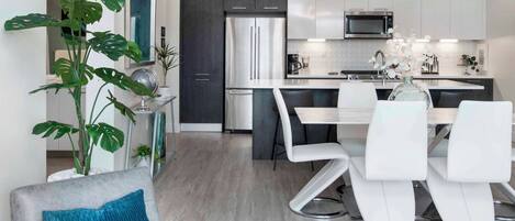 Condo, varias camas, cocina (Unit 303) | Interior