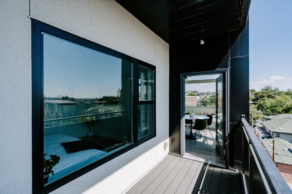 Condo, 1 King Bed, Kitchen (Unit 410) | Outdoor dining