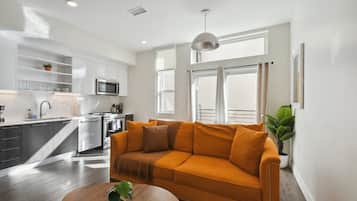 Condo, 1 King Bed, Balcony (Unit 400) | Living area