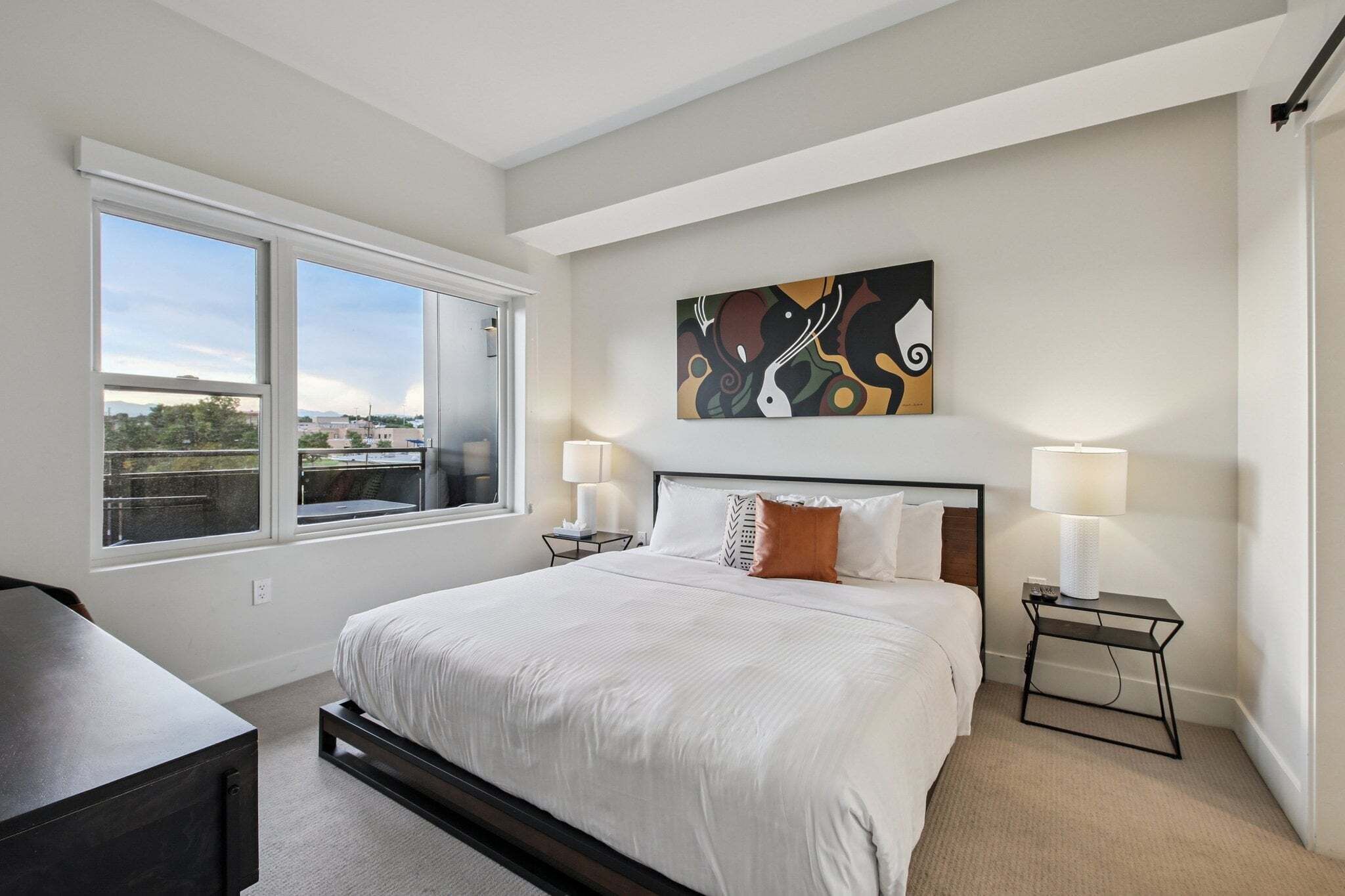 Condo, varias camas, balcón, vista a la ciudad (#U402 Peekaboo Views) | 2 habitaciones, decoración personalizada y muebles diferentes 