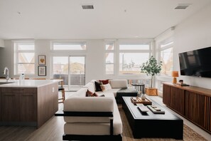 Condo, várias camas, cozinha (unit 204) | Área de estar