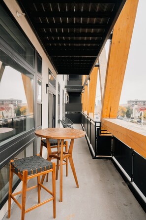 Apartamento, varias camas, cocina (unit 204) | Restaurante al aire libre