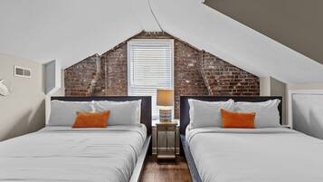 3 habitaciones, decoración personalizada y muebles diferentes