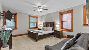 Casa, 1 cama King size, patio, vista a la ciudad | 5 habitaciones, wifi gratis y ropa de cama