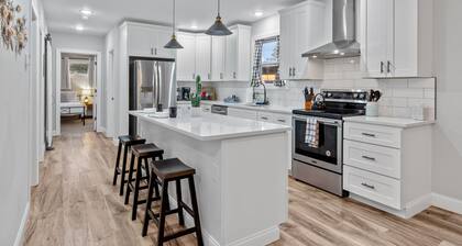 Blue Door Bungalow | JZ Vacation Rentals