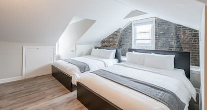 Designer Townhome 2 of 3 Left Side - JZ Vacation Rentals