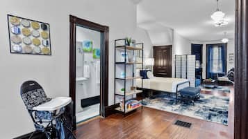 Room, 1 Queen Bed with Sofa bed, Patio, City View | Private kitchen | Fridge, microwave, oven, stovetop