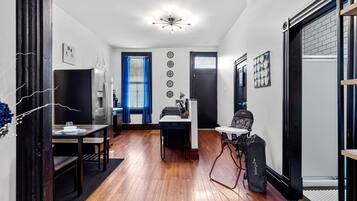 Room, 1 Queen Bed with Sofa bed, Patio, City View | Interior