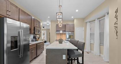 2821: Red Brick Hideaway by JZ Vacation Rentals