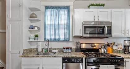 Forest Park Oasis | JZ Vacation Rentals