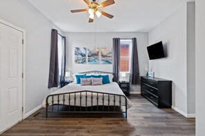 3 bedrooms, individually decorated, individually furnished, free WiFi - Blooming Memories | JZ Vacation Rentals (St. Louis)