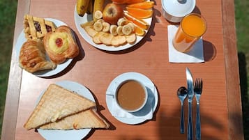 Desayuno típico de la región gratuito y diario