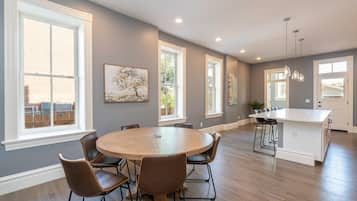 House, Multiple Beds, Patio, City View | Dining