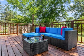 Property grounds - Sweet Cherry Escape | JZ Vacation Rentals (Warrenton)