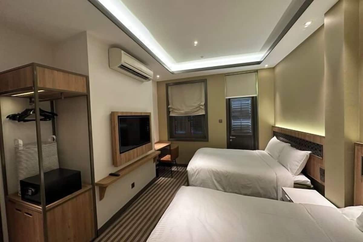 In-room safe, desk, iron/ironing board, free WiFi