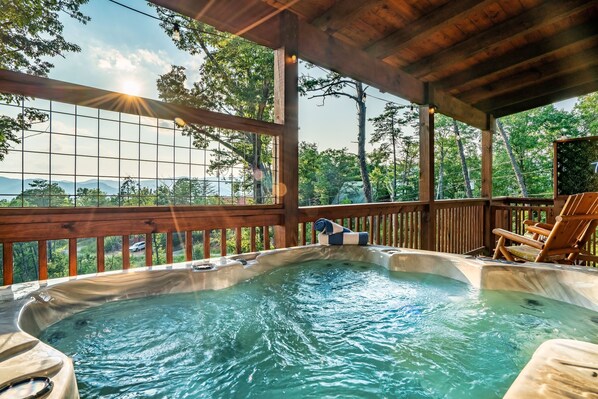 Outdoor spa tub