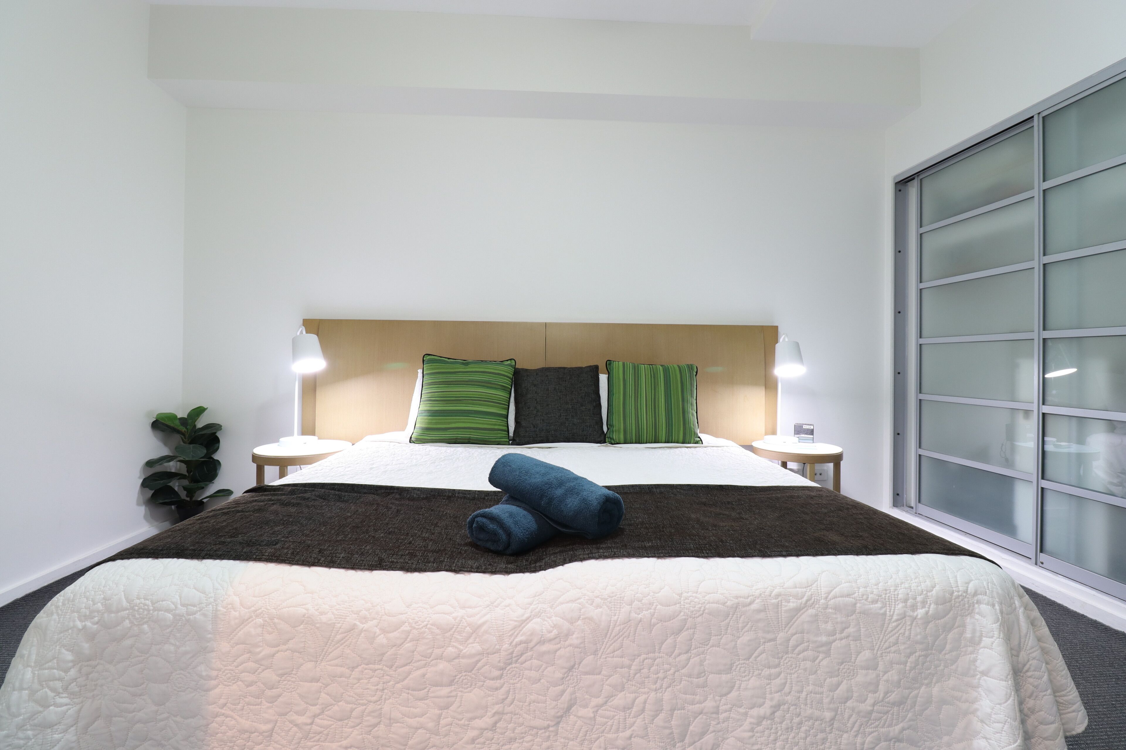 1 bedroom, travel cot, free WiFi, bed sheets