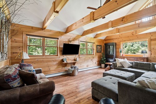 MtSnow/Stratton Chalet w/Hot Tub