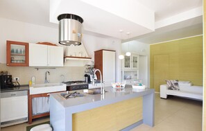 Kühlschrank, Herdplatte, Geschirrspüler