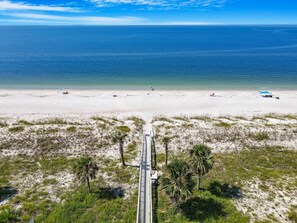 Beach nearby - "SALT WIND" HAS GULF VIEWS, STEPS TO BEACH, SECLUDED & PEACEFUL! (Mexico Beach)