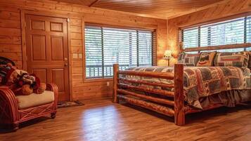 7 Schlafzimmer, Schreibtisch, Bügeleisen/Bügelbrett, Reisekinderbett