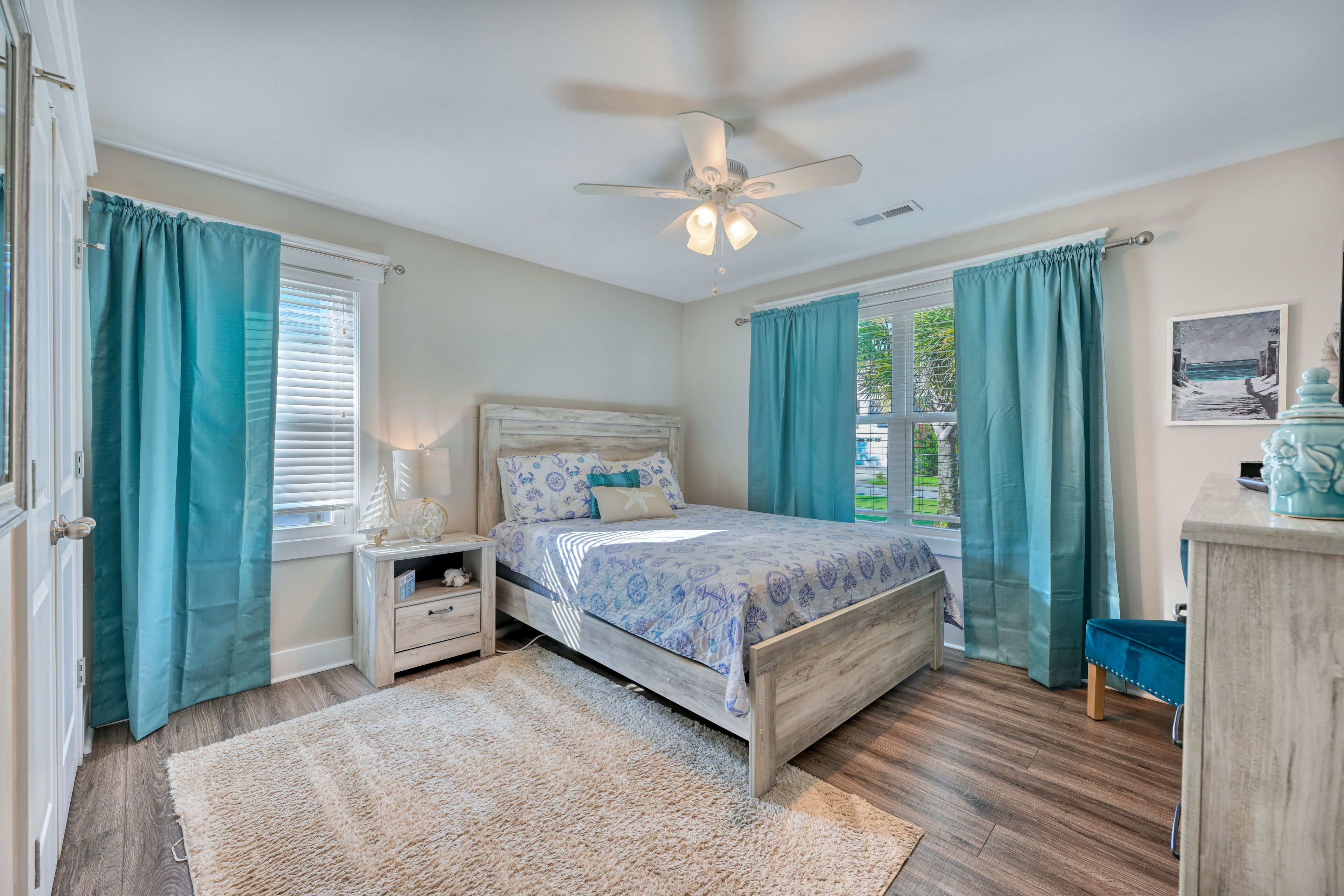 4 bedrooms, WiFi, bed sheets