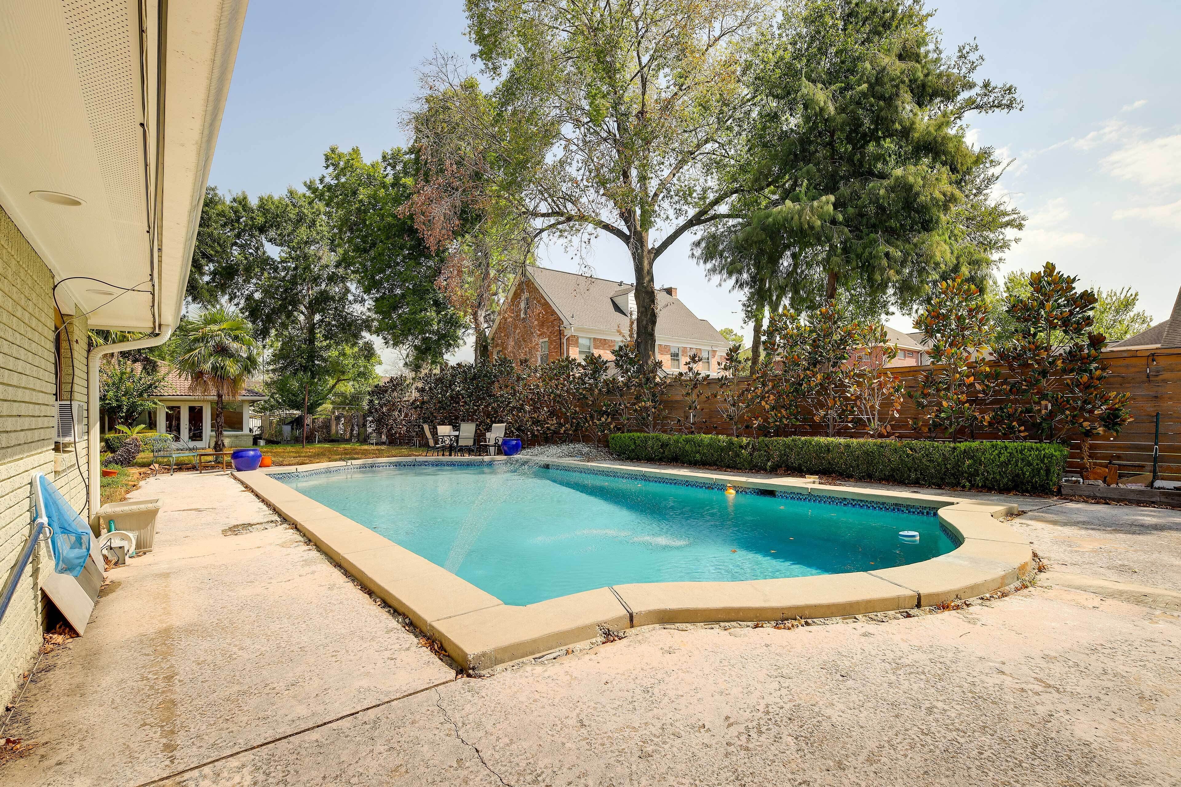 Texas Studio w/ Pool Access, 1 Mi to TDECU Stadium