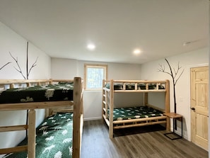 4 dormitorios, tabla de planchar con plancha, wifi gratis y ropa de cama