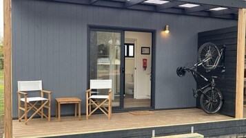 标准开间, 1 张双人床, 简易厨房 | 露台