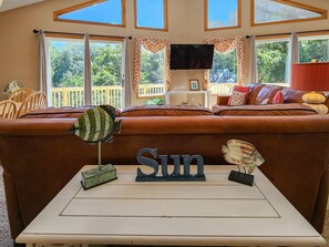 テレビ、テーブルサッカー台