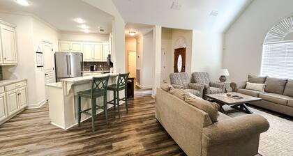 The Happy Hideaway - Gameday Haven