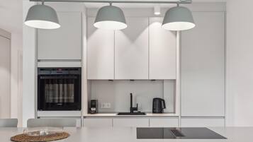 Kühlschrank, Herdplatte, Geschirrspüler