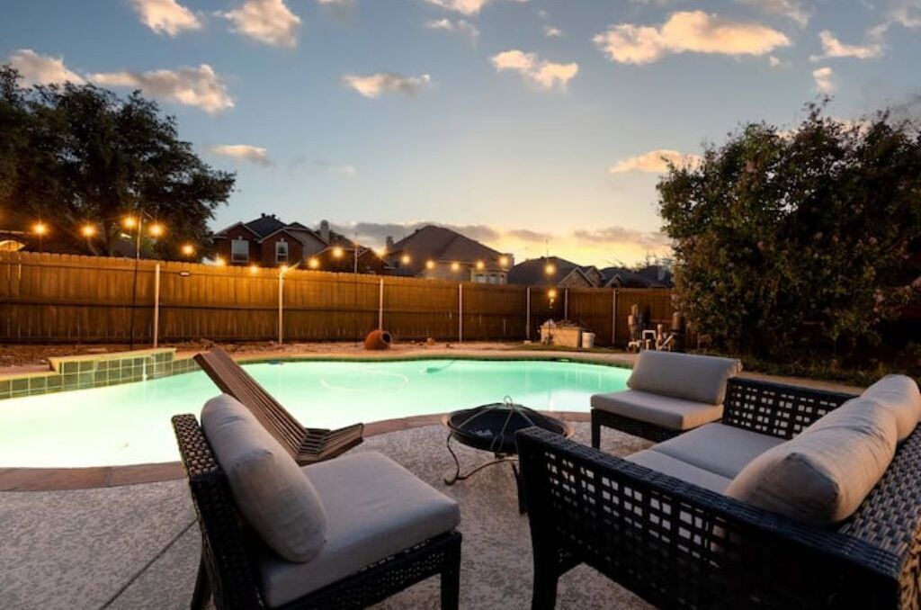 Villa with Pool, BBQ and More
