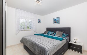 1 bedroom, free WiFi, bed sheets